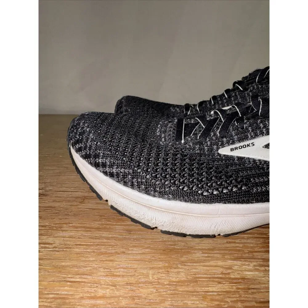 Brooks Revel Running Shoes Womens 6.5 Black White Athletic Gym Walking Sneakers